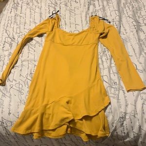 Long sleeve yellow dress never worn